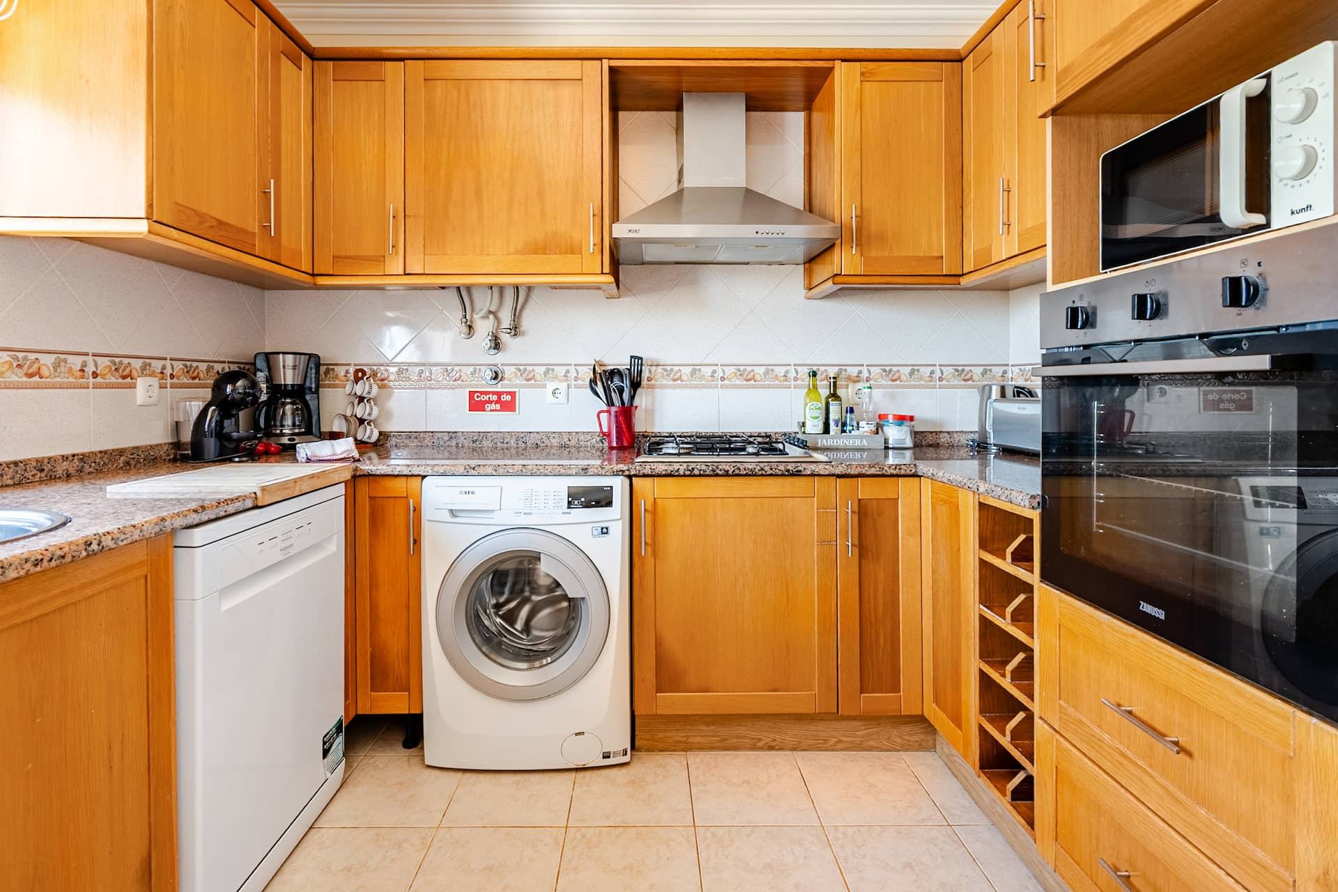 Apartamento SurfPeniche Ocean View em Peniche — cozinha equipada