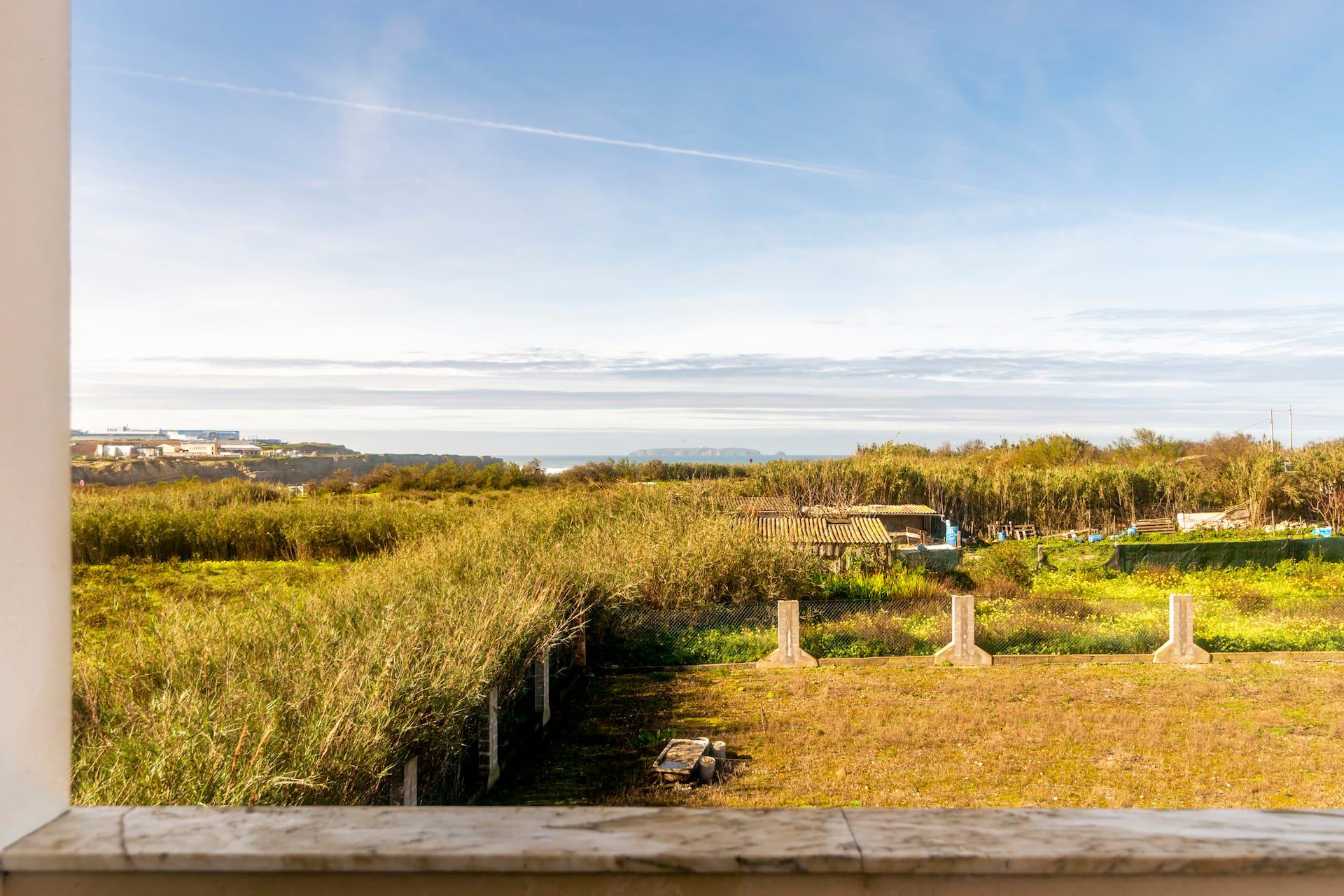 Apartamento SurfPeniche Ocean View em Peniche — vista para o campo e o mar